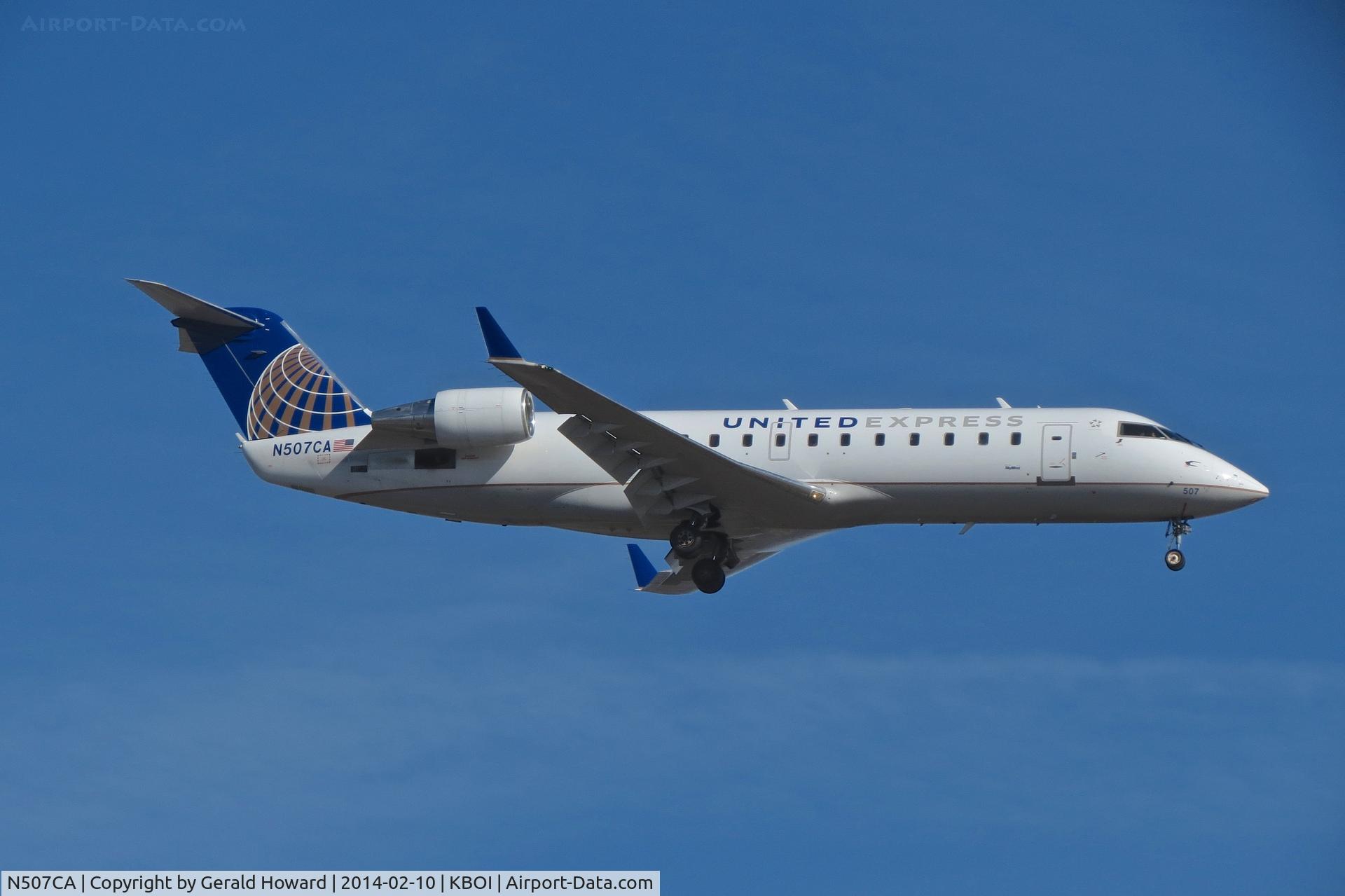 N507CA, 2003 Bombardier CRJ-200ER (CL-600-2B19) C/N 7796, Landing RWY 10L.