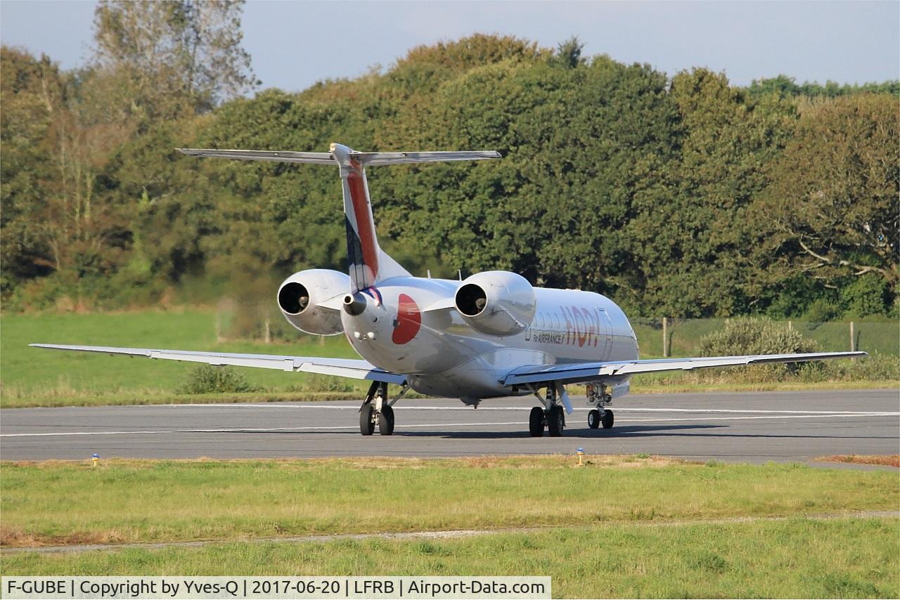 F-GUBE, 2002 Embraer ERJ-145LR (EMB-145LR) C/N 145668, Embraer ERJ-145LR, Lining up rwy 25L, Brest-Bretagne airport (LFRB-BES)