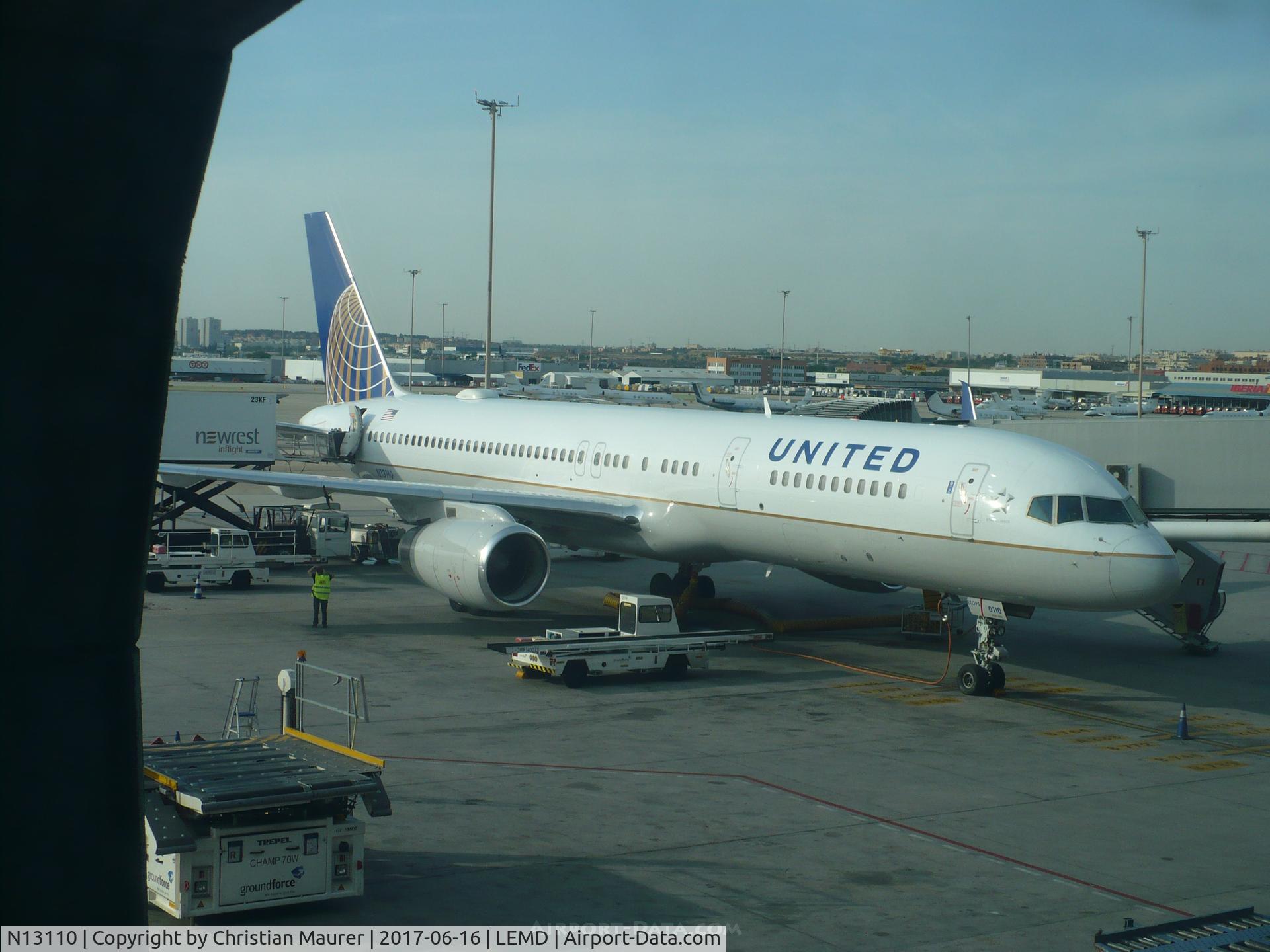 N13110, 1994 Boeing 757-224 C/N 27300, United 757-224