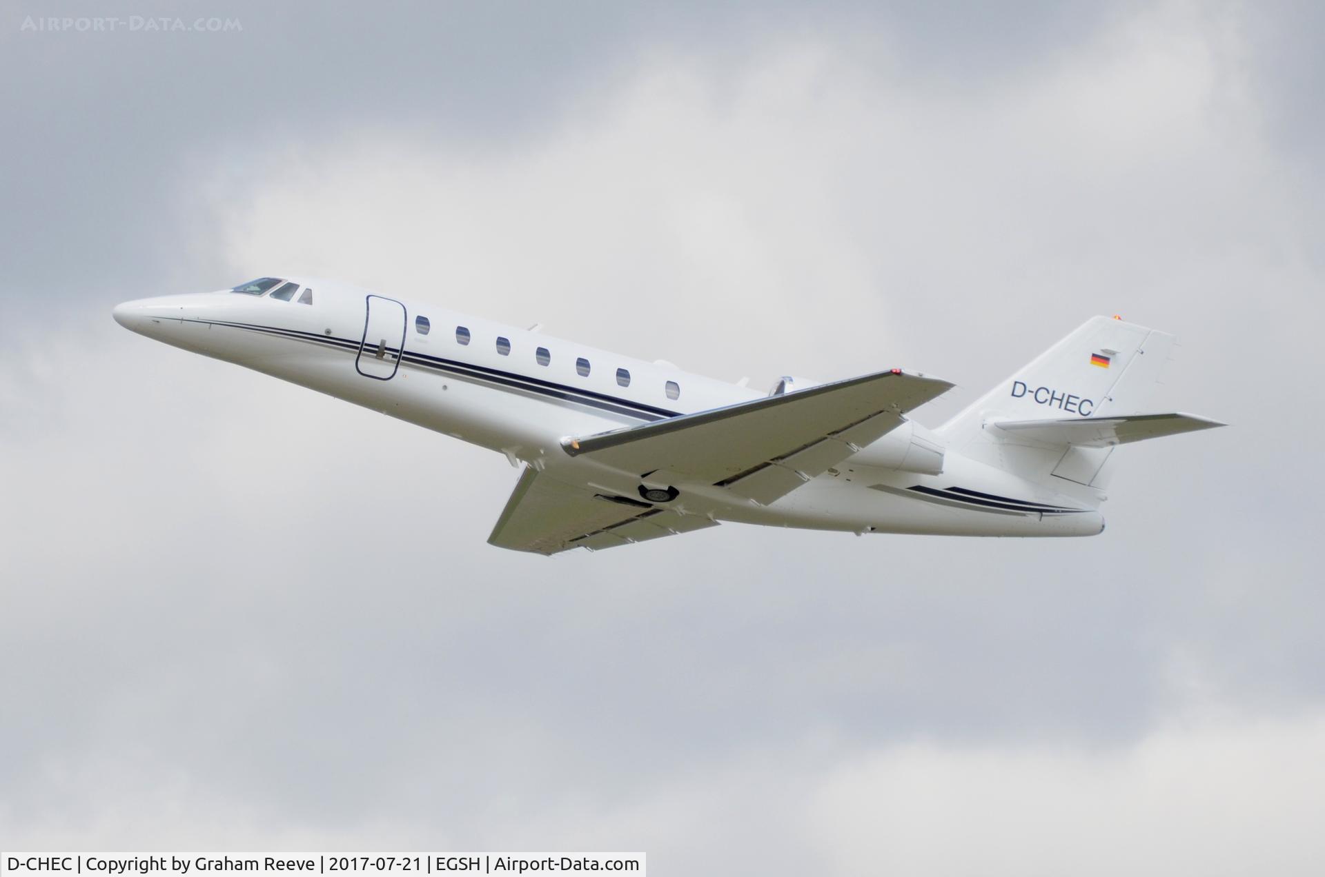 D-CHEC, 2006 Cessna 680 Citation Sovereign C/N 680-0079, Departing from Norwich.