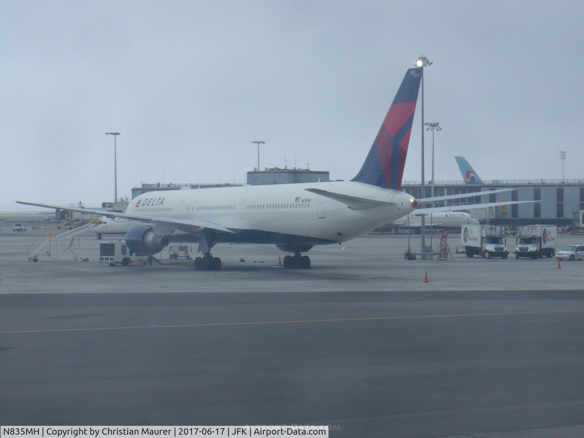 N835MH, 2000 Boeing 767-432/ER C/N 29708, Delta 767-400ER
