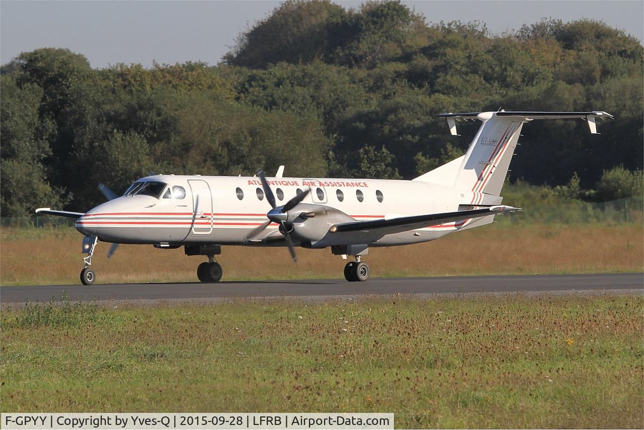F-GPYY, 1990 Beech 1900C-1 C/N UC-115, Beech 1900C-1, Taxiing to holding point rwy 07R, Brest-Bretagne Airport (LFRB-BES)