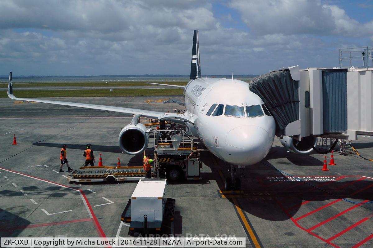ZK-OXB, 2013 Airbus A320-232 C/N 5682, At Auckland