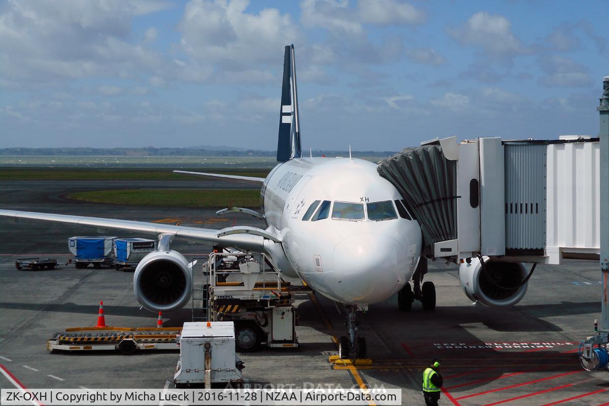 ZK-OXH, 2015 Airbus A320-232 C/N 6471, At Auckland