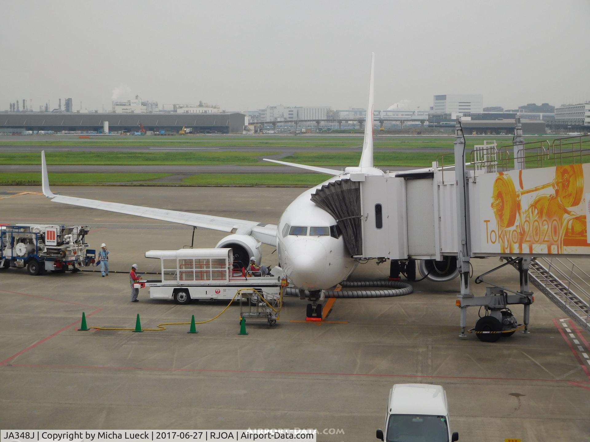 JA348J, 2012 Boeing 737-846 C/N 40353, At Hiroshima