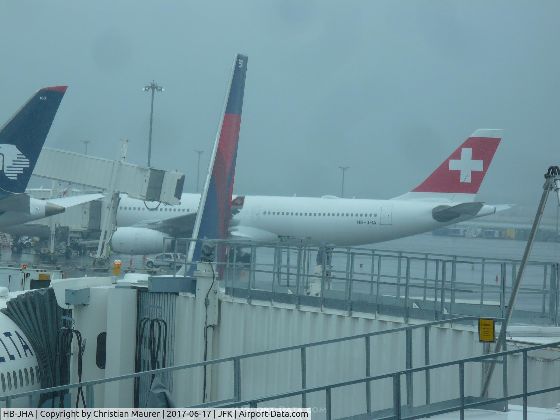 HB-JHA, 2009 Airbus A330-343 C/N 1000, Swiss A330