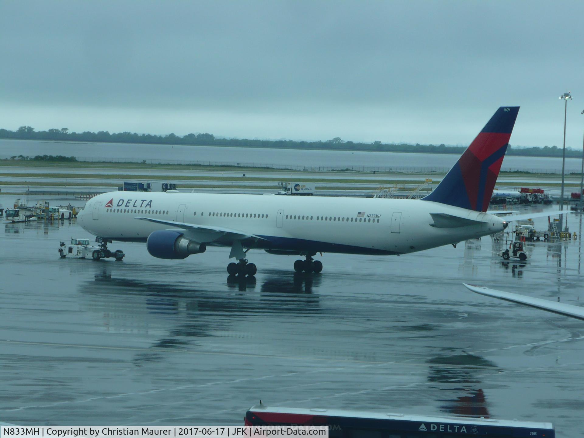 N833MH, 2000 Boeing 767-432/ER C/N 29706, N833MH getting towed to the remote stand