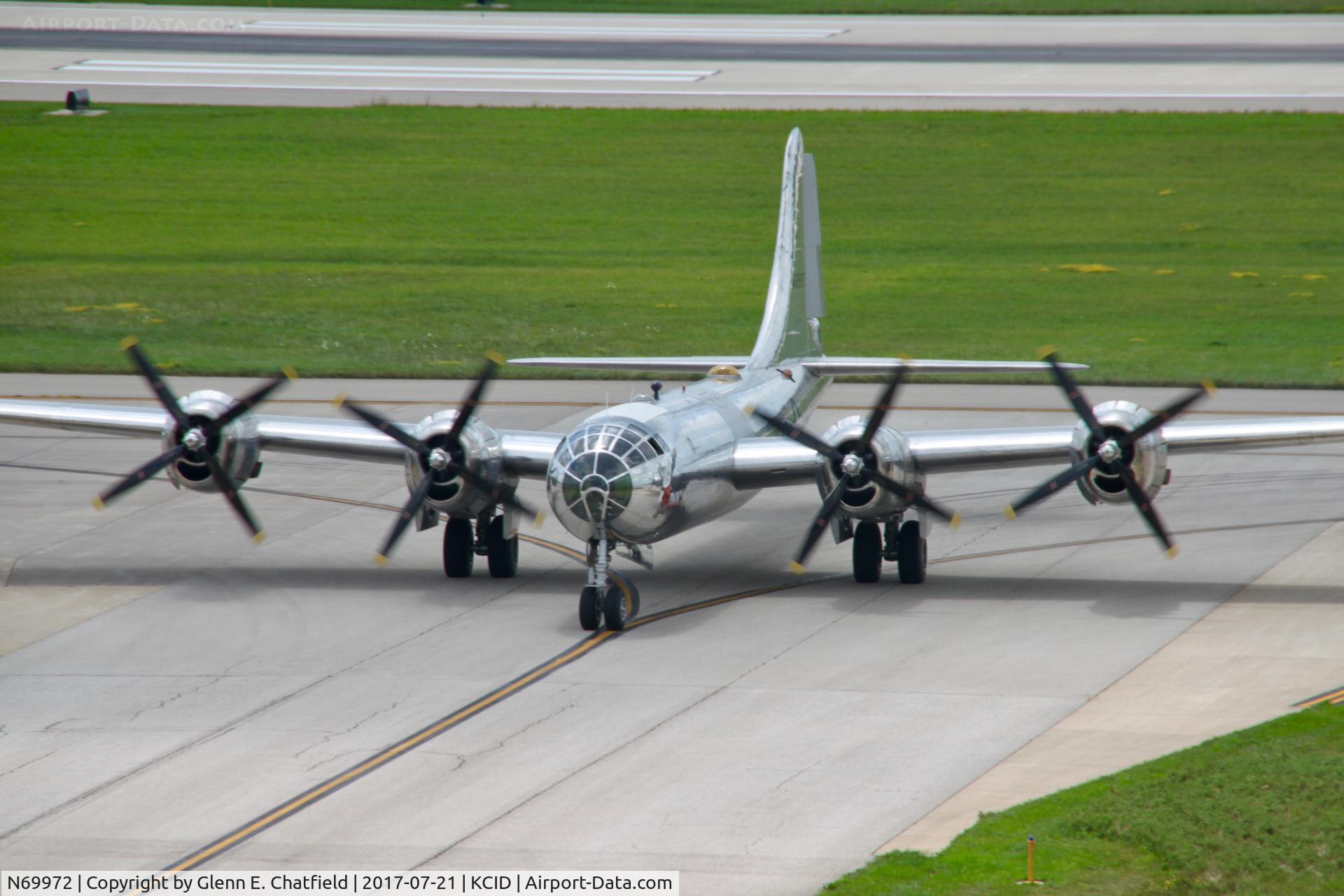 N69972, 1944 Boeing TB-29 (B-29-70-BW) Superfortress C/N 10804, Arriving Cedar Rapids, IA