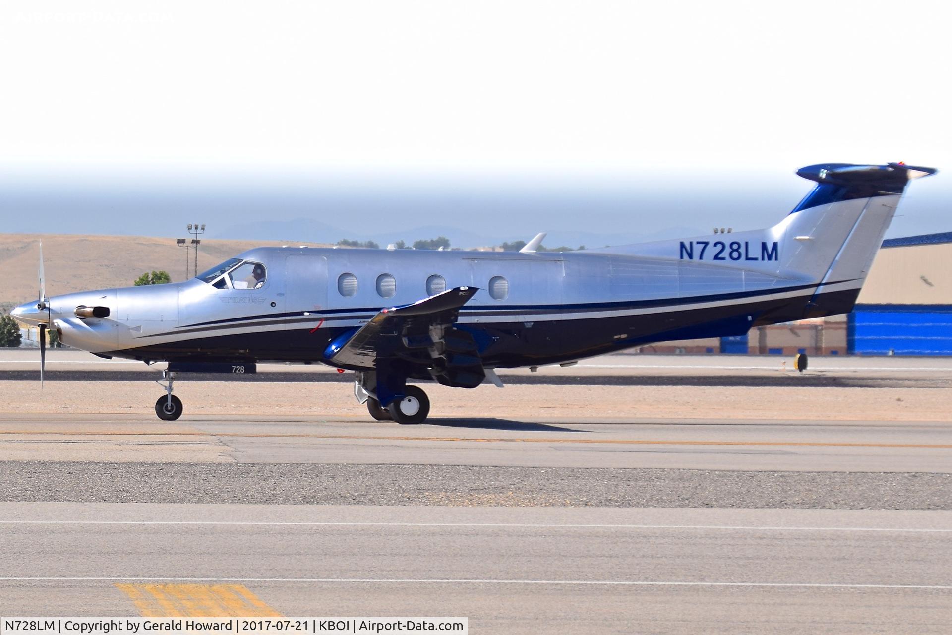 N728LM, 2006 Pilatus PC-12/47 C/N 728, Taxiing on Alpha.