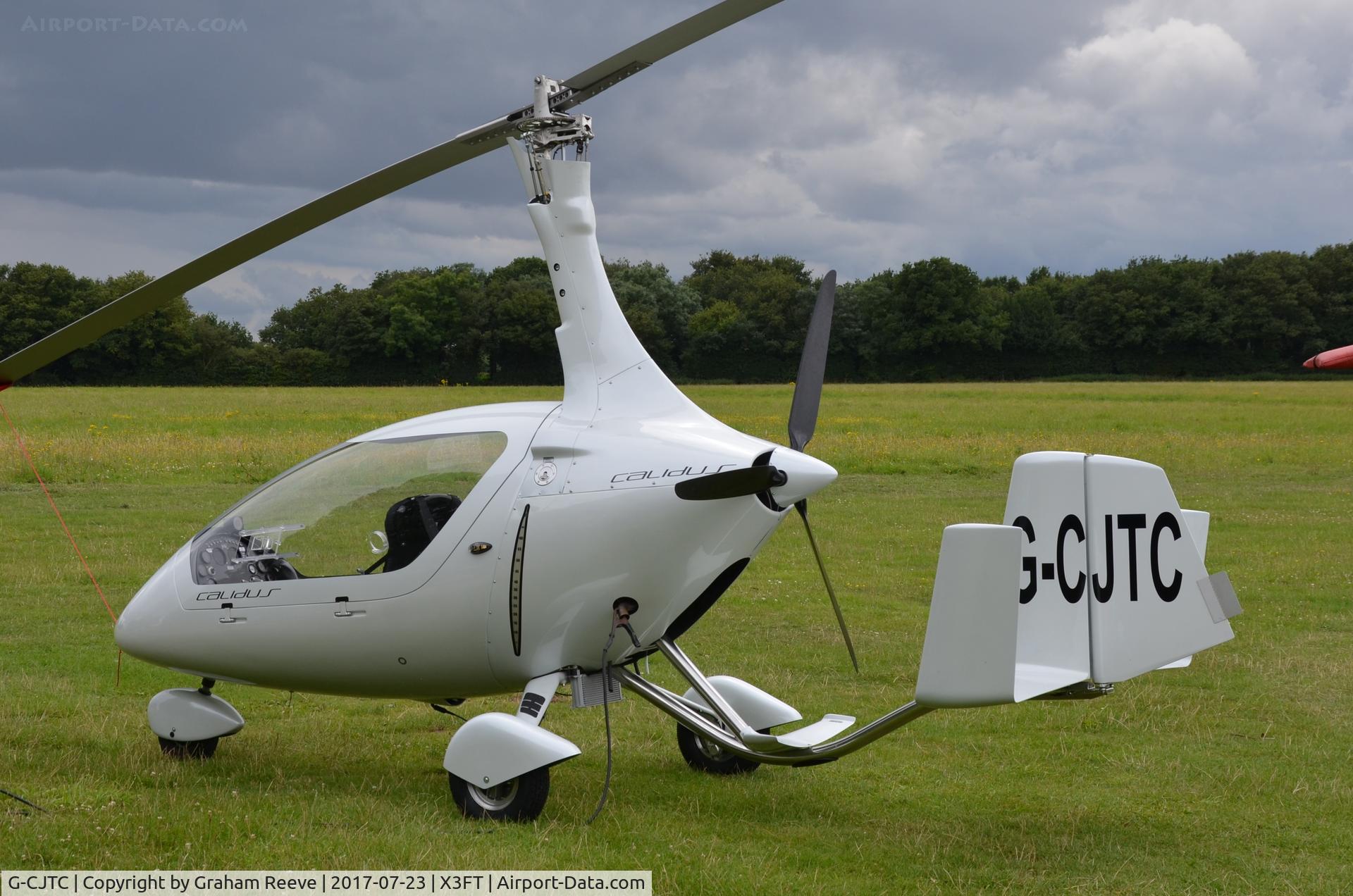 G-CJTC, 2017 RotorSport UK Calidus C/N RSUK/CALS/032, Parked at Felthorpe