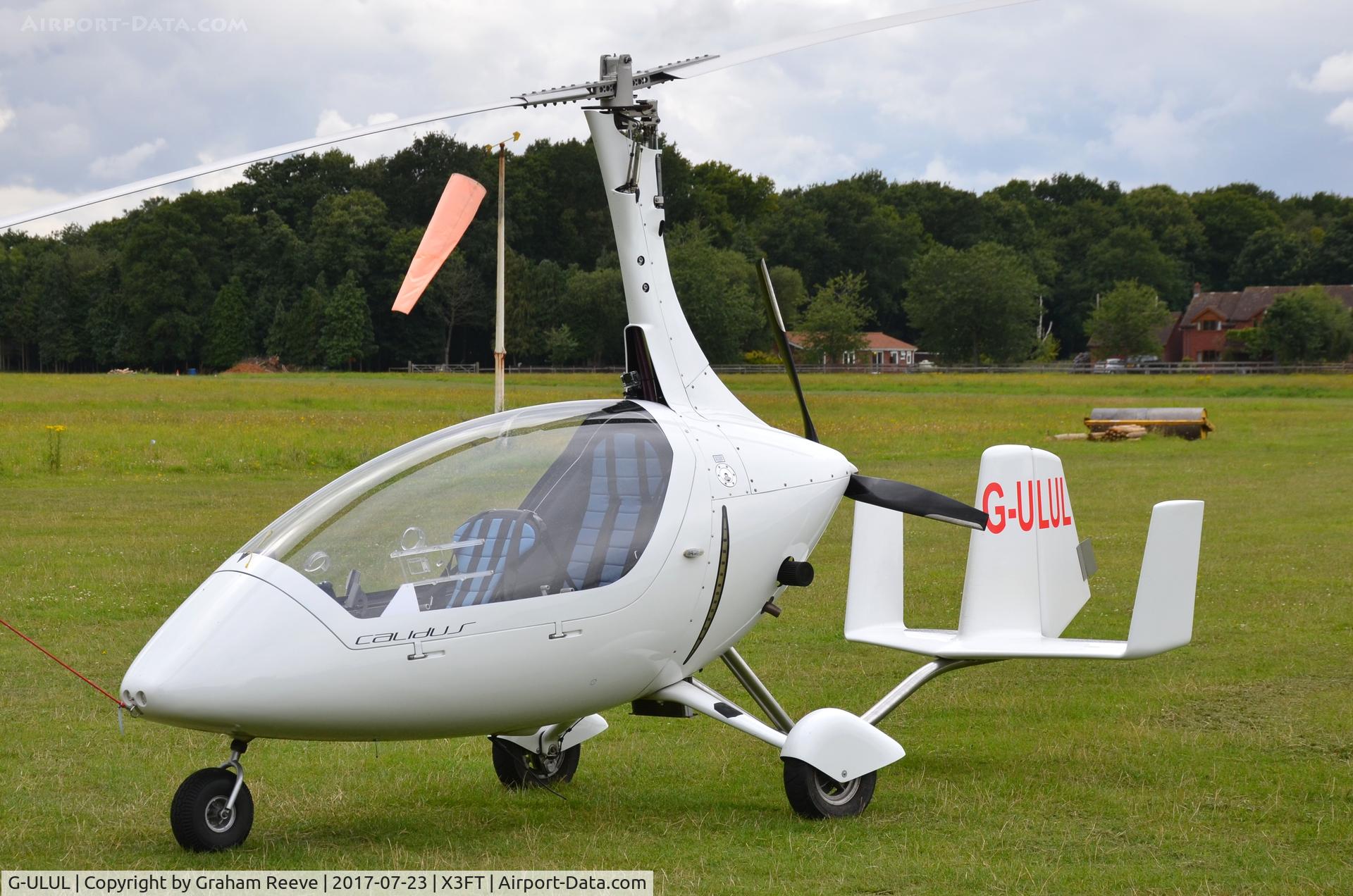 G-ULUL, 2010 RotorSport UK Calidus C/N RSUK/CALS/009, Parked at Felthorpe.
