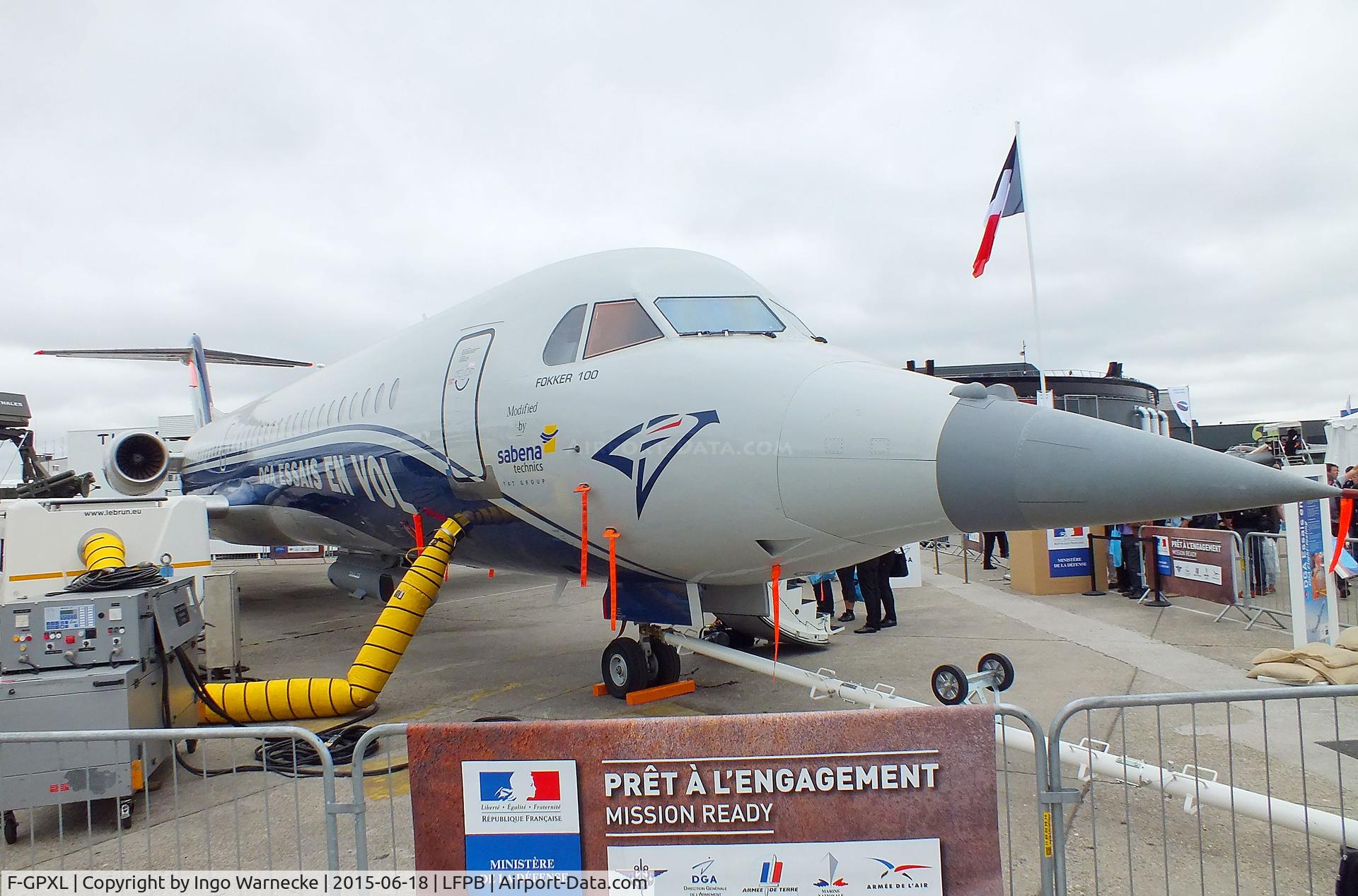 F-GPXL, 1990 Fokker 100 (F-28-0100) C/N 11290, Fokker 100 of the CEV at the Aerosalon 2015, Paris