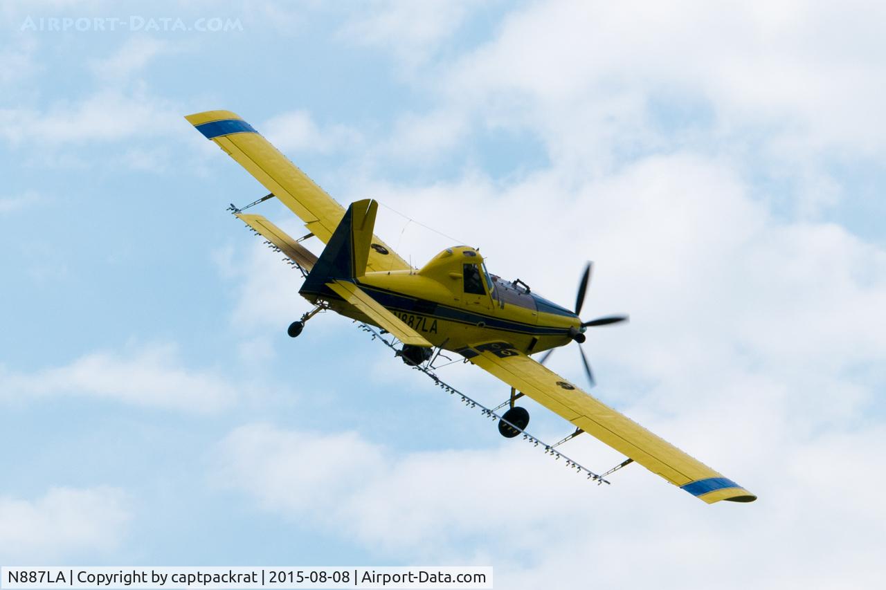 N887LA, 2013 Air Tractor AT-502A C/N 2887, N887LA completing a crop dusting pass in Cass County, Nebraska
