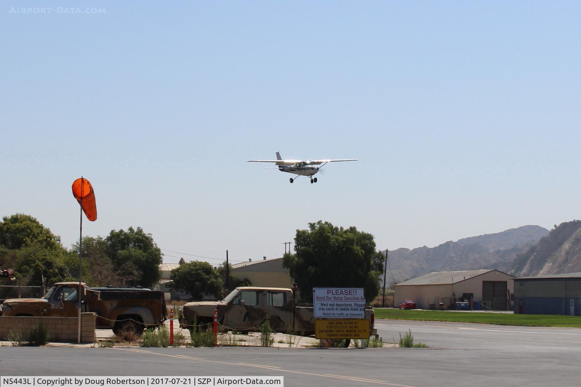 N5443L, 1980 Cessna 152 C/N 15284315, 1980 Cessna 152, Lycoming O-235 115 Hp, on final Rwy 22