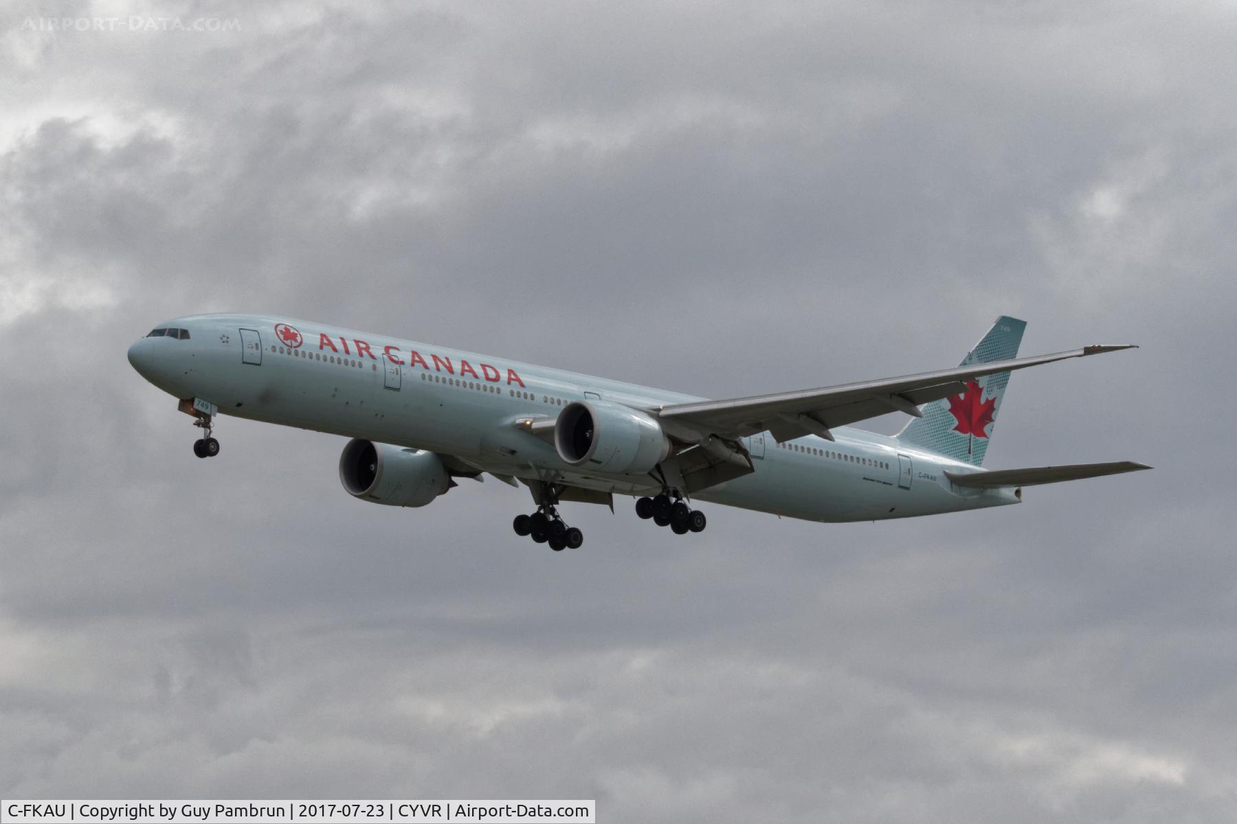 C-FKAU, 2016 Boeing 777-333/ER C/N 62401, Landing