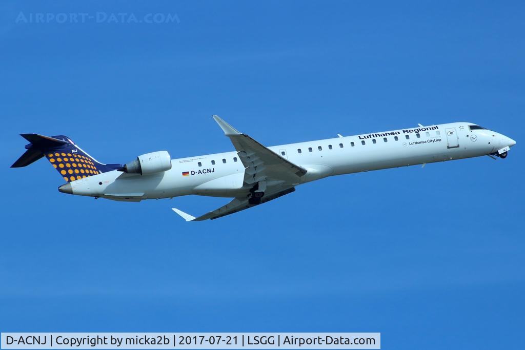 D-ACNJ, 2010 Bombardier CRJ-900 NG (CL-600-2D24) C/N 15249, Take off