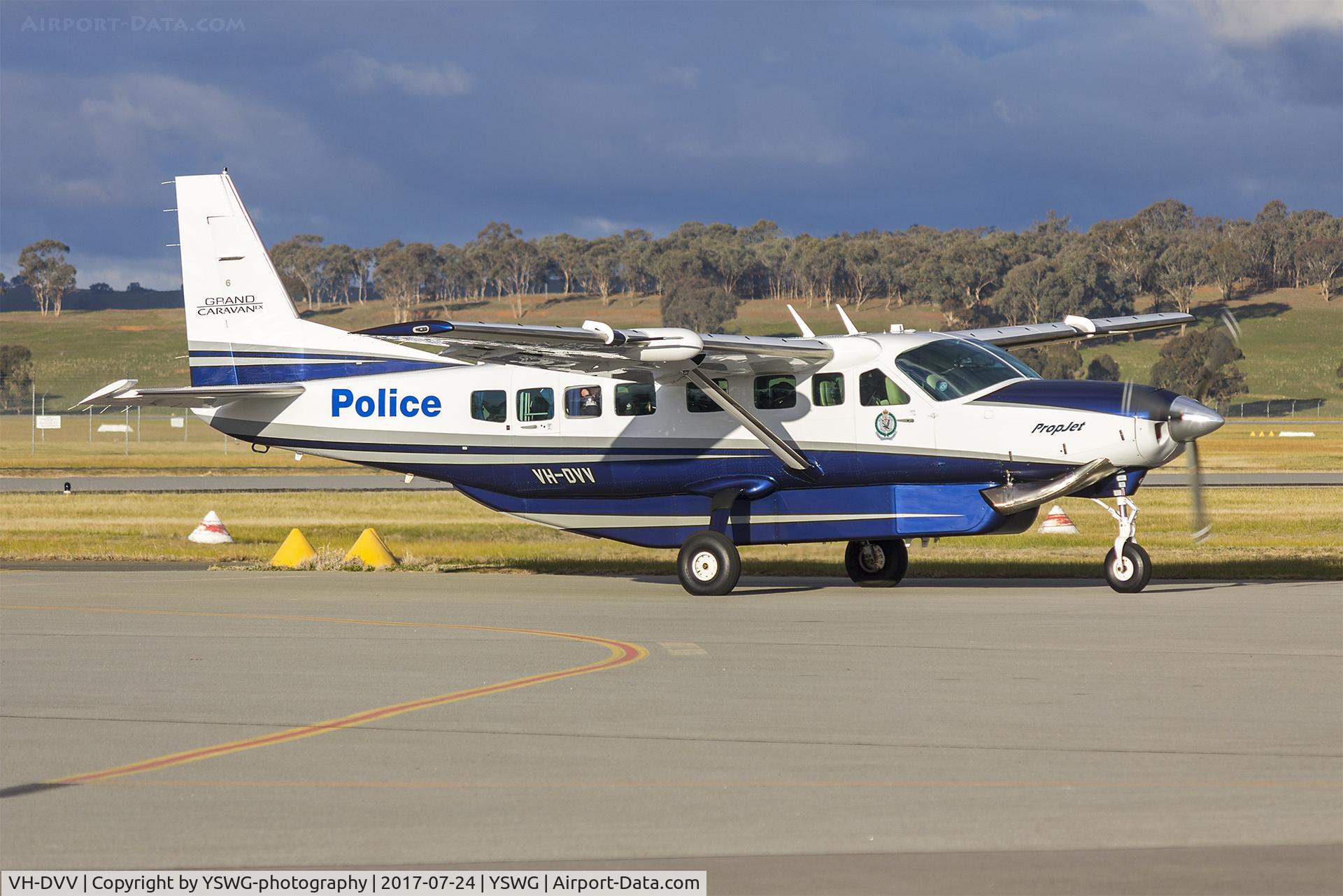 VH-DVV, 2016 Cessna 208B  Grand Caravan EX C/N 208B5288, New South Wales Police Force (VH-DVV) Cessna Grand Caravan 208B EX taxiing at Wagga Wagga Airport.