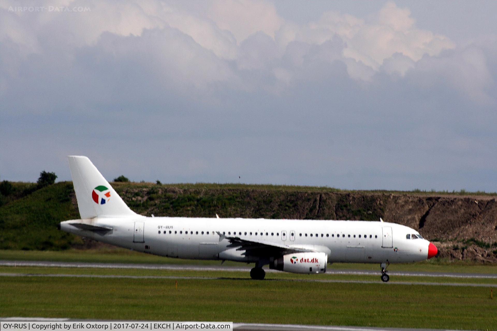 OY-RUS, 1993 Airbus A320-231 C/N 447, OY-RUS taxing for takeoff rw 04R