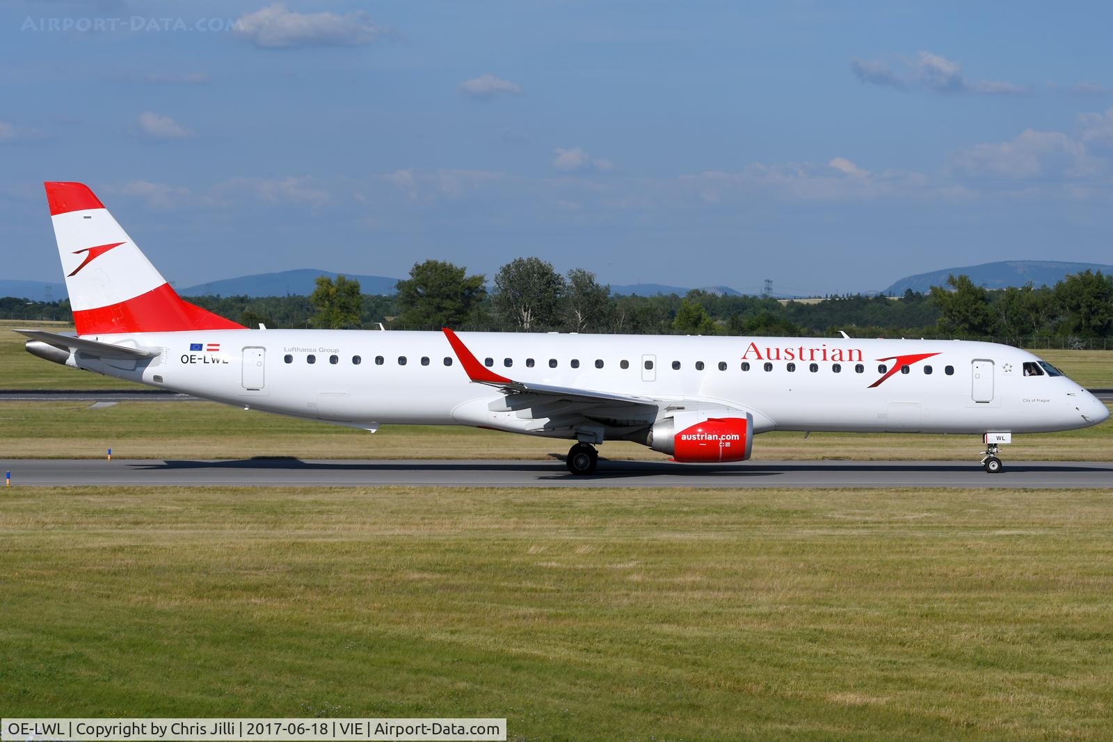 OE-LWL, 2012 Embraer 195LR (ERJ-190-200LR) C/N 19000532, Austrian Airlines