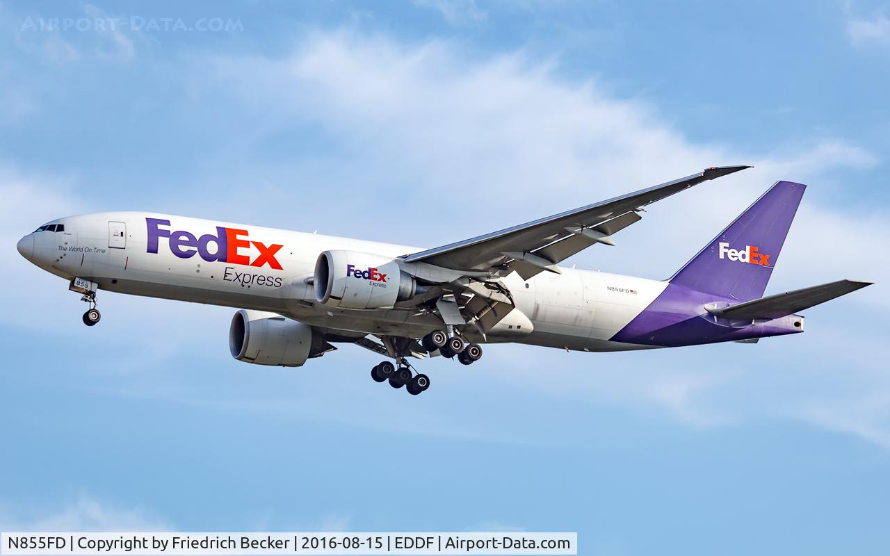 N855FD, 2010 Boeing 777-FS2 C/N 37726, on final RW07C