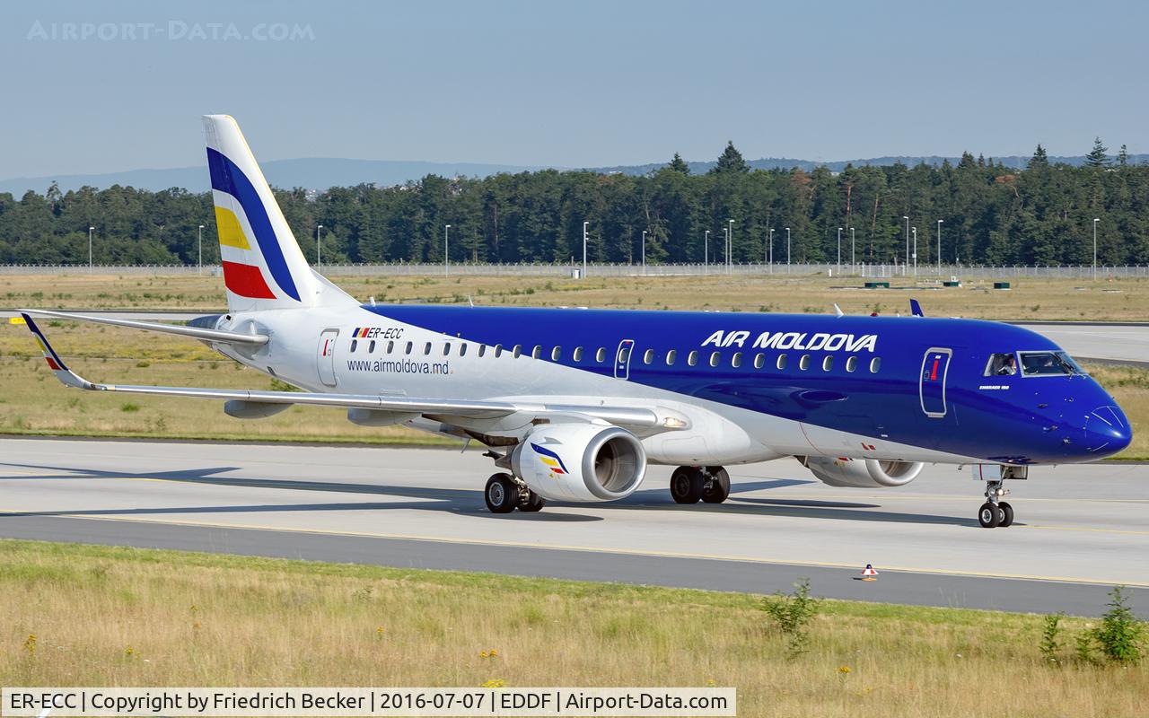 ER-ECC, 2007 Embraer 190LR (ERJ-190-100LR) C/N 19000130, taxying to the gate