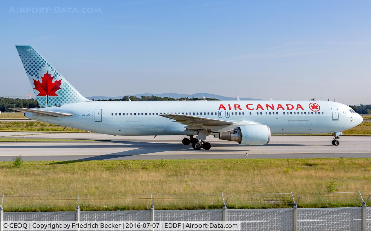 C-GEOQ, 1999 Boeing 767-375/ER C/N 30112, taxying to the gate