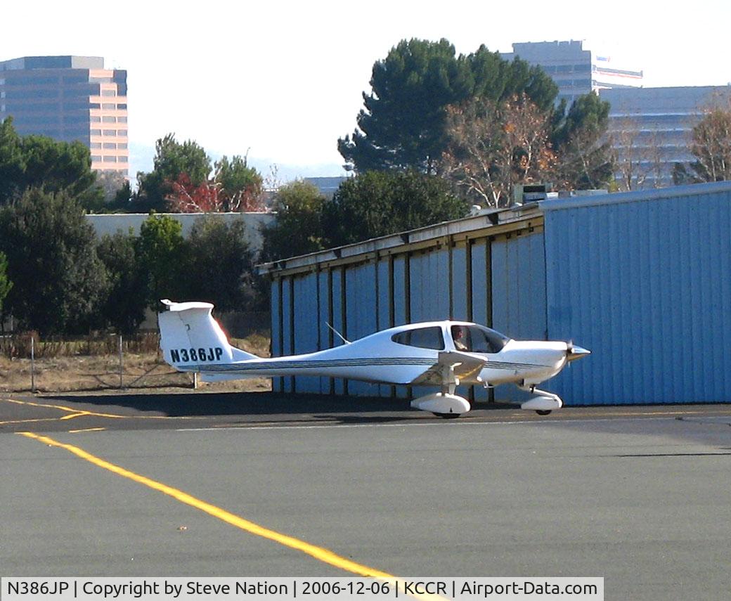 N386JP, 2004 Diamond DA-40 Diamond Star C/N 40.386, 2004 Diamond DA-40 taxiing to hangars @ Buchanan Field, Concord, CA (to new owner in Wysox, PA 2008-04-23)