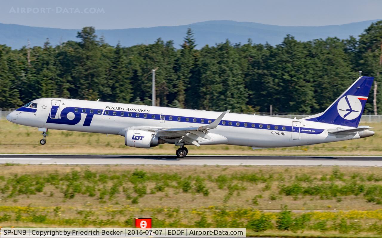 SP-LNB, 2011 Embraer 195LR (ERJ-190-200LR) C/N 19000444, decellerating after touchdown on RW25R