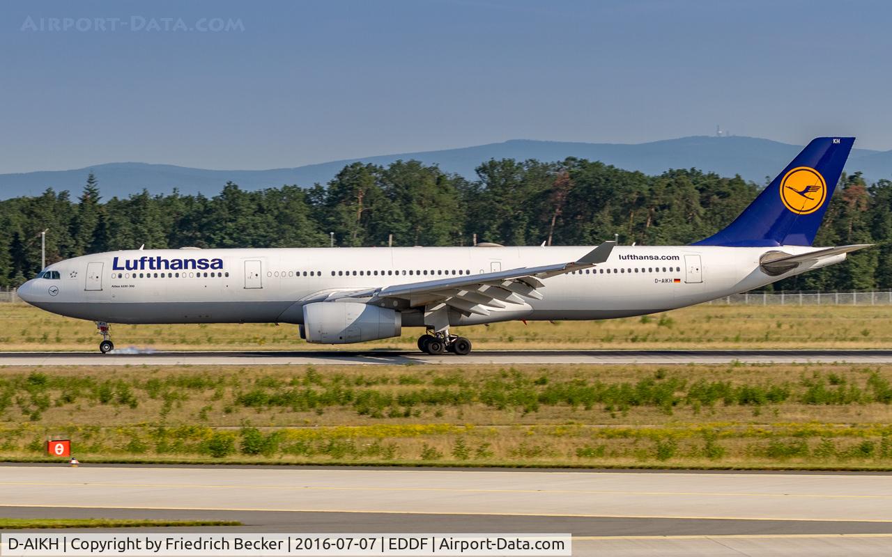 D-AIKH, 2005 Airbus A330-343X C/N 648, decellerating after touchdown on RW25R