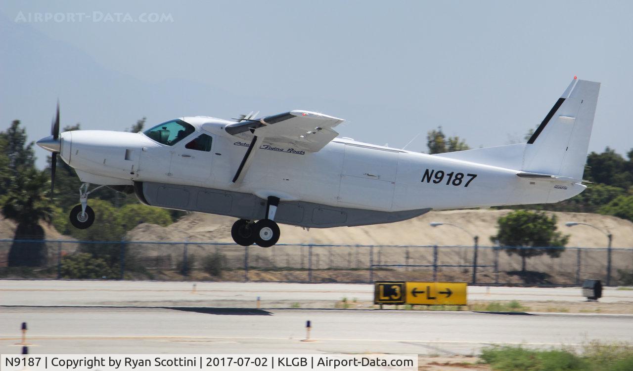 N9187, 2002 Cessna 208B Super Cargomaster C/N 208B0948, One of Catalina Flying Boat's Cargomasters departing for Catalina