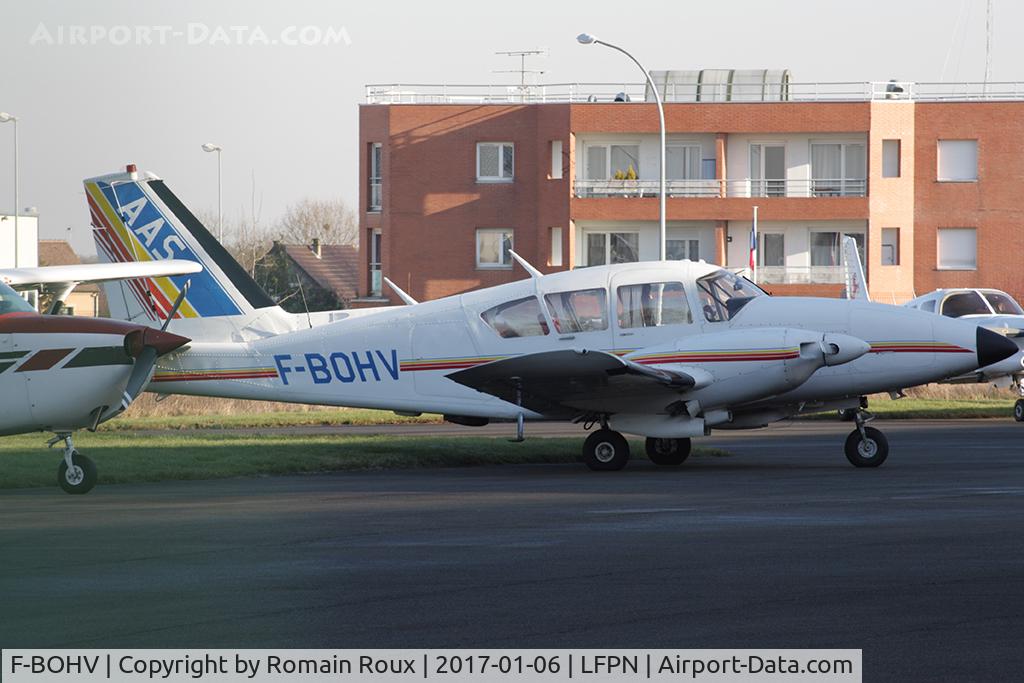 F-BOHV, Piper PA-23-250 Aztec C/N 273442, Parked
