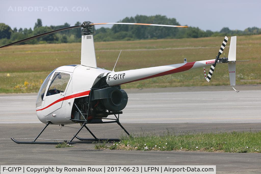 F-GIYP, Robinson R22 Beta C/N 1399, Parked