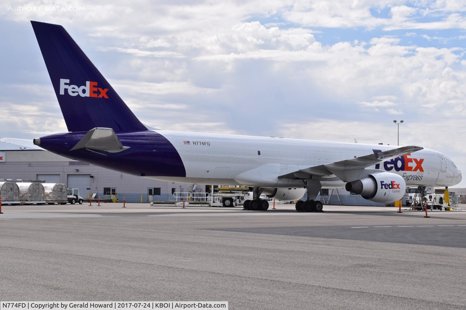 N774FD, 1993 Boeing 757-222 (SF) C/N 26709, Parked on Fed Ex ramp.