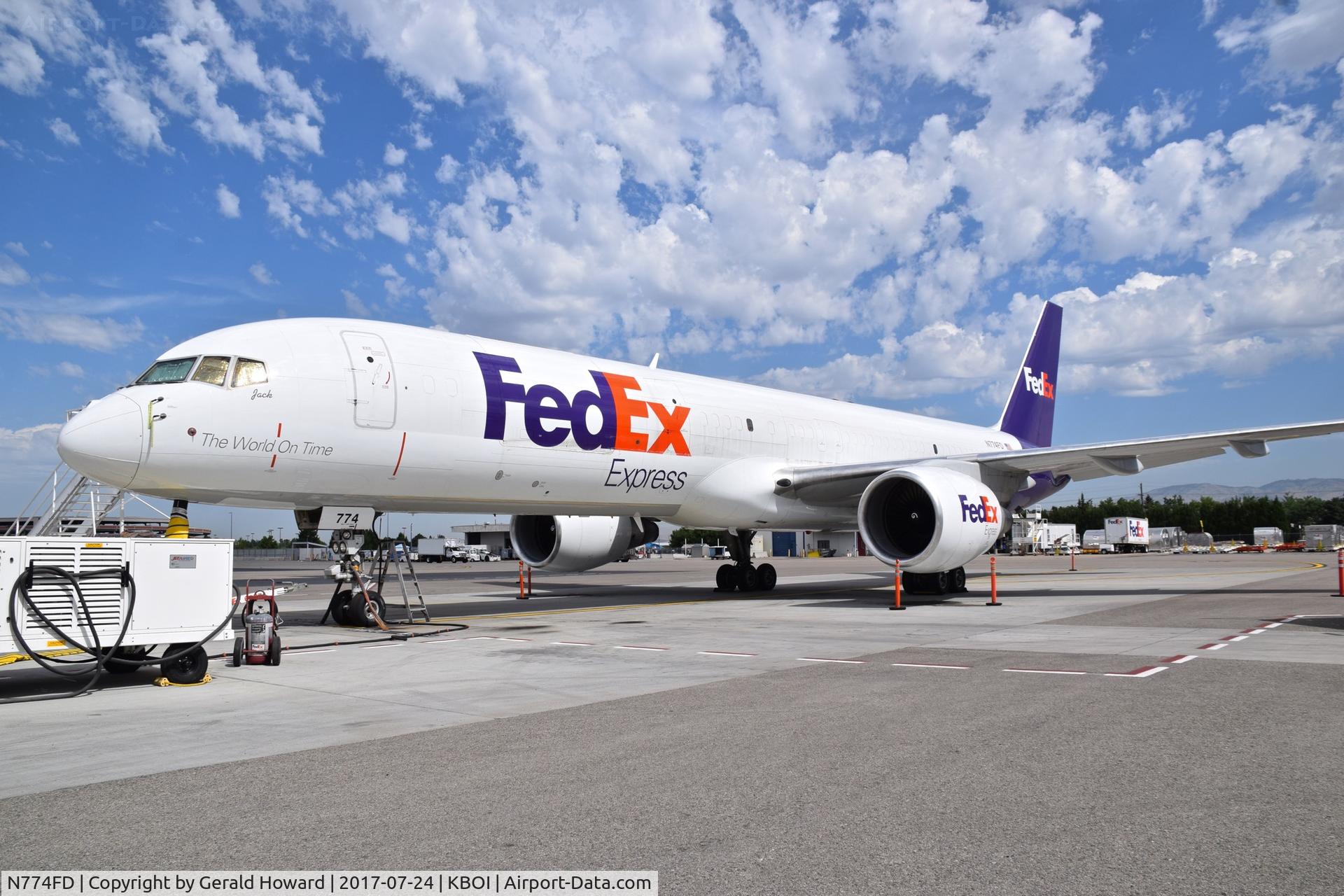 N774FD, 1993 Boeing 757-222 (SF) C/N 26709, Parked on Fed Ex ramp.
