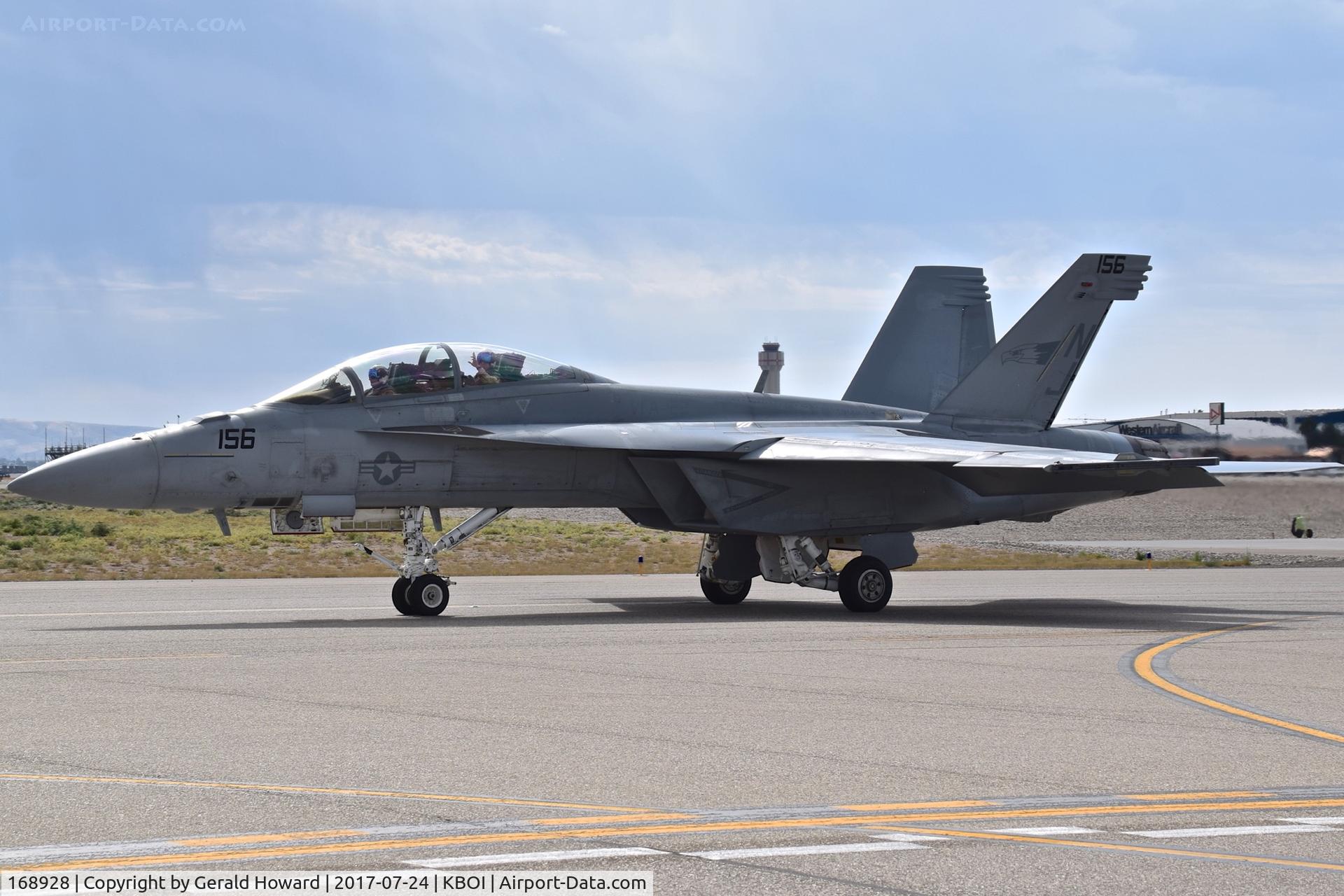 168928, Boeing F/A-18F Super Hornet C/N F274, Taxiing to RWY 10R. VFA-122 