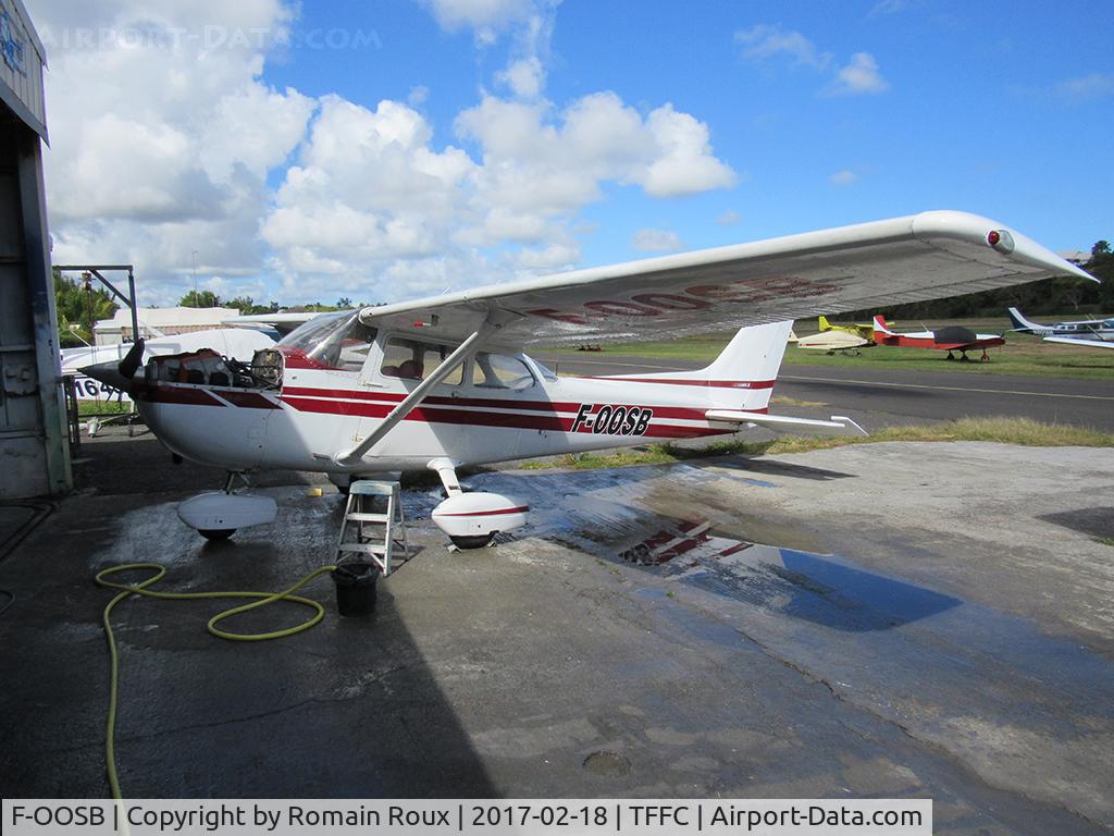 F-OOSB, 1978 Cessna 172N C/N 17271833, Parked