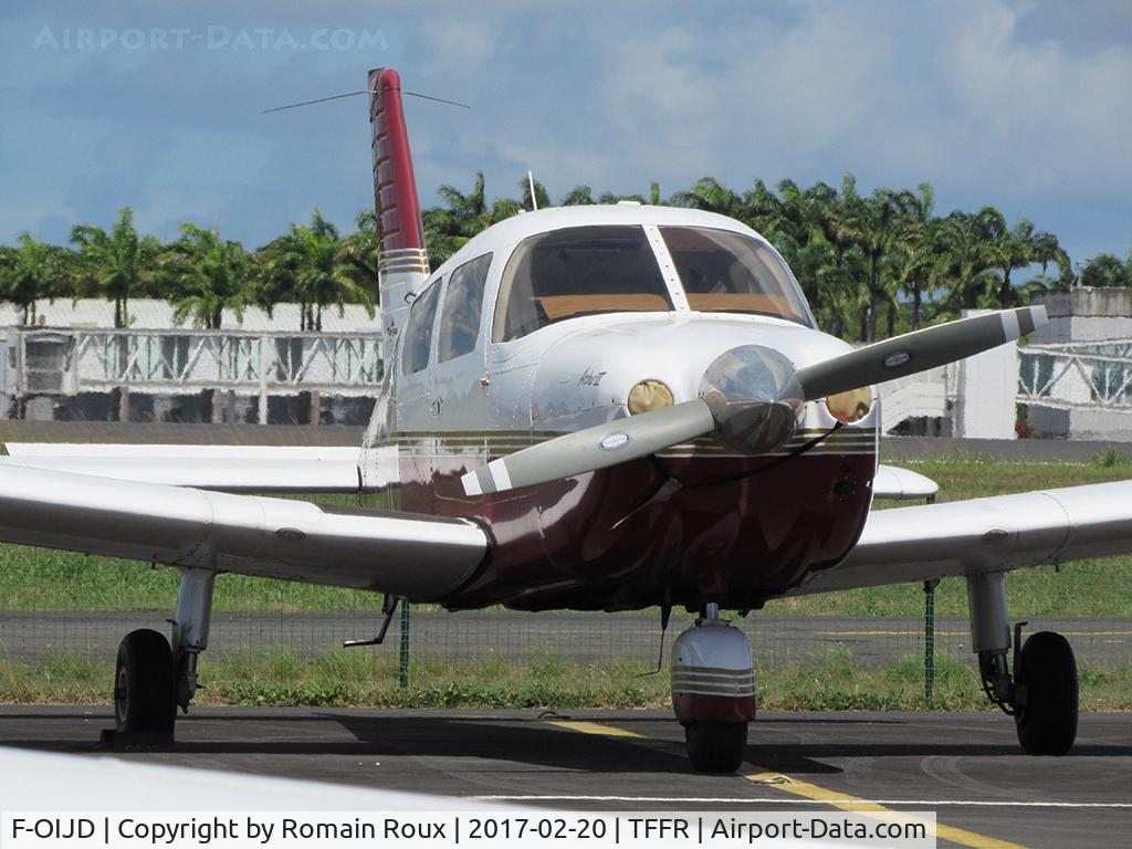 F-OIJD, Piper PA-28-181 Archer C/N 2843371, Parked