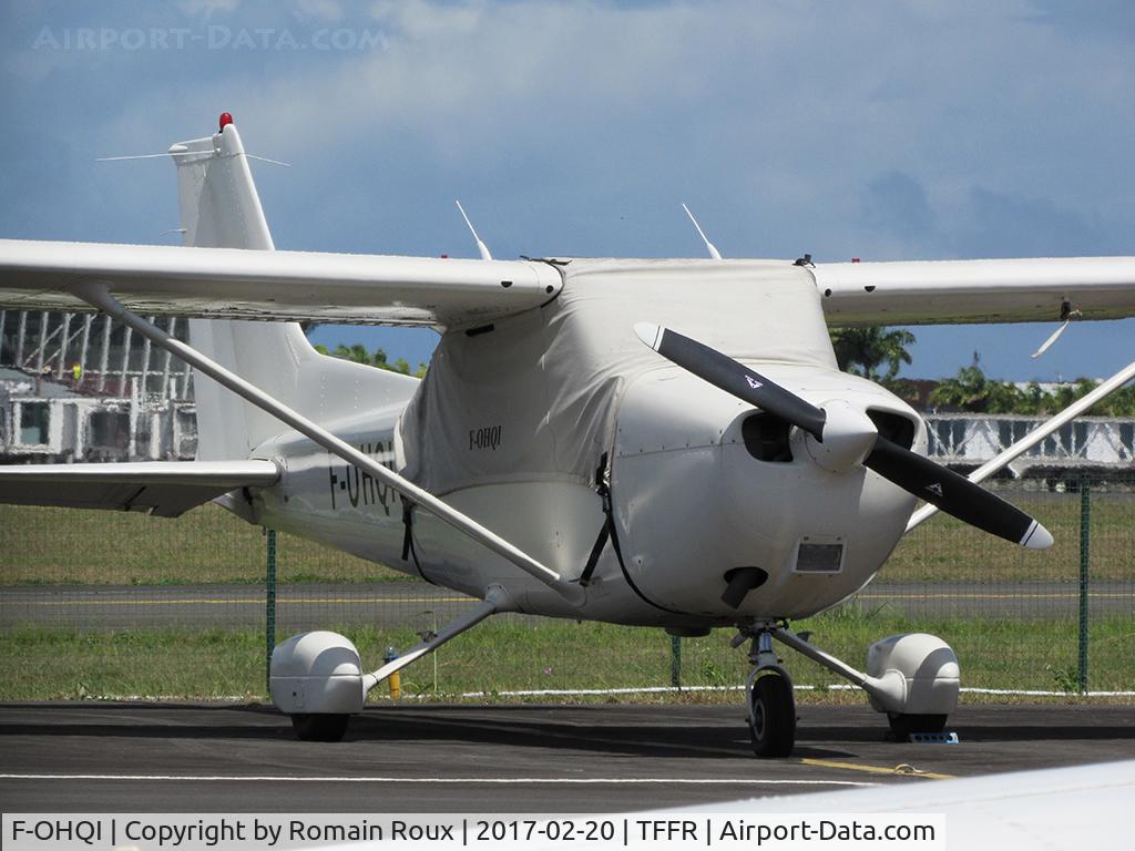 F-OHQI, Cessna 172R C/N 17280214, Parked