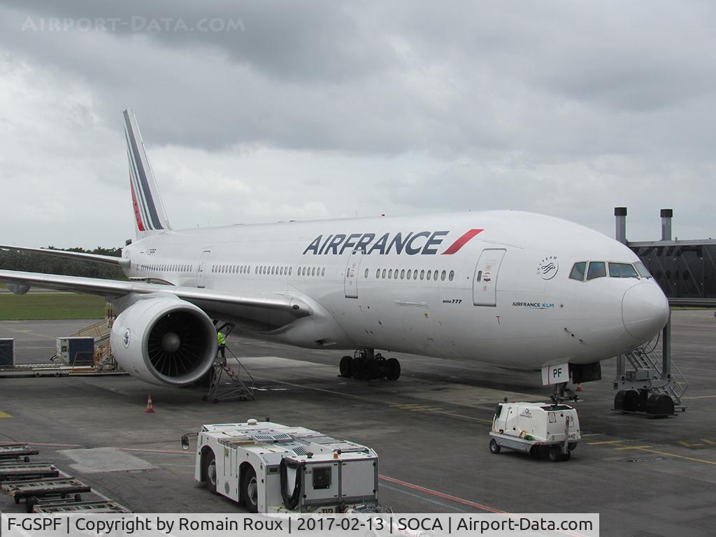 F-GSPF, 1999 Boeing 777-228/ER C/N 29007, Parked