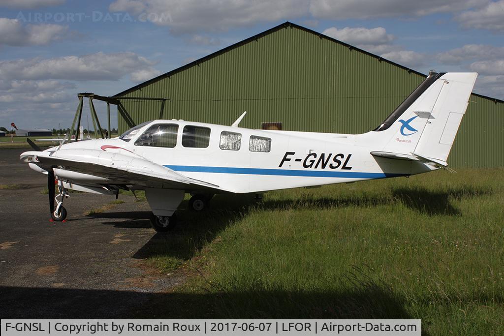 F-GNSL, 2001 Beech 58 Baron C/N TH-2006, Parked