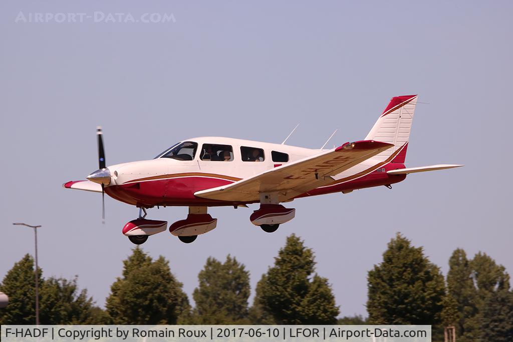 F-HADF, 1996 Piper PA-28-181 Archer III C/N 28-43040, Landing