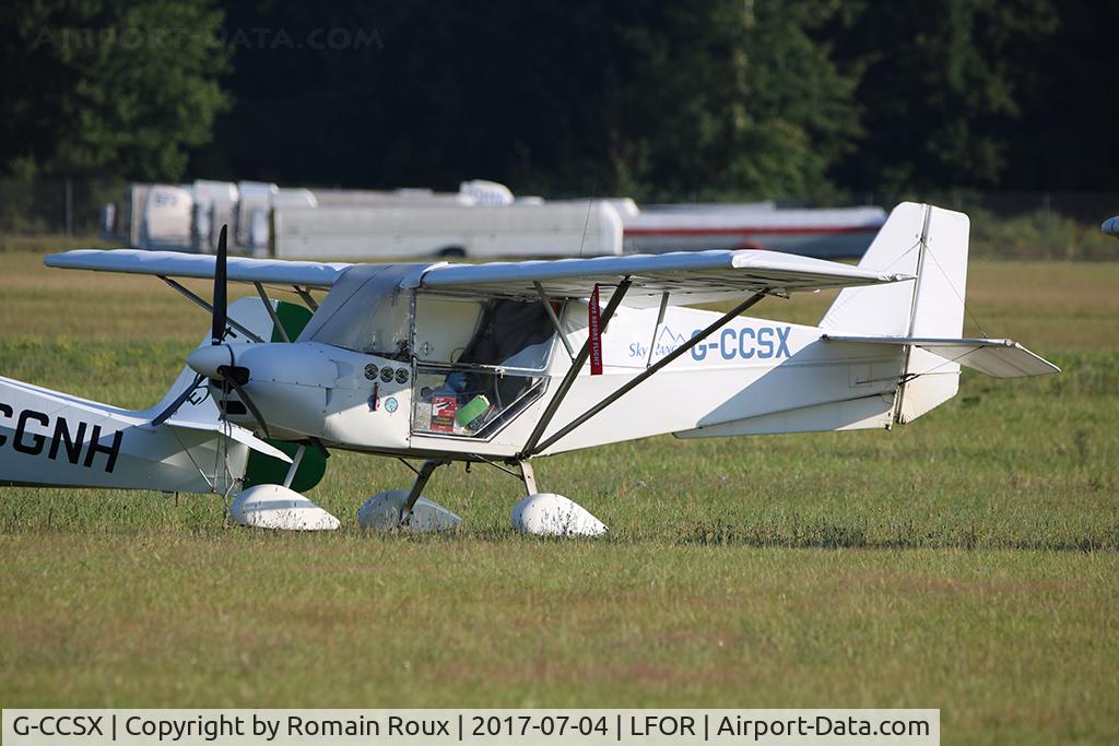 G-CCSX, 2004 Best Off Skyranger 912(2) C/N BMAA/HB/366, Parked