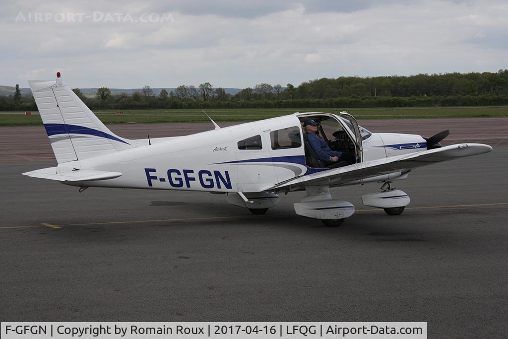 F-GFGN, Piper PA-28-181 Archer C/N 2890056, Parked