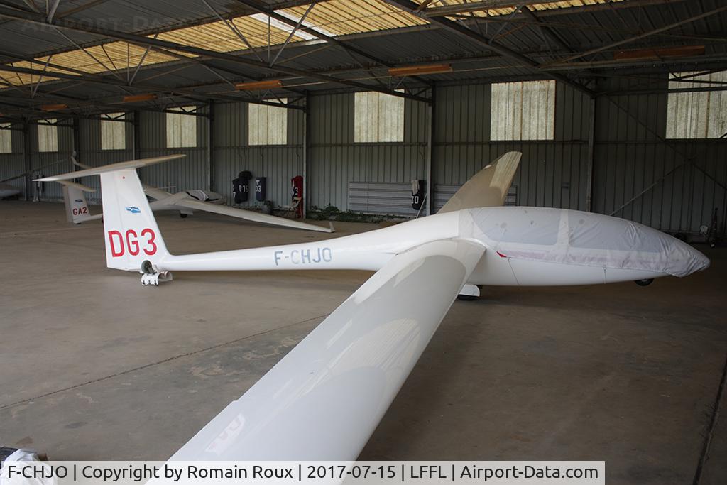 F-CHJO, Glaser-Dirks DG-500 Elan Orion C/N 5E 218X58, Parked