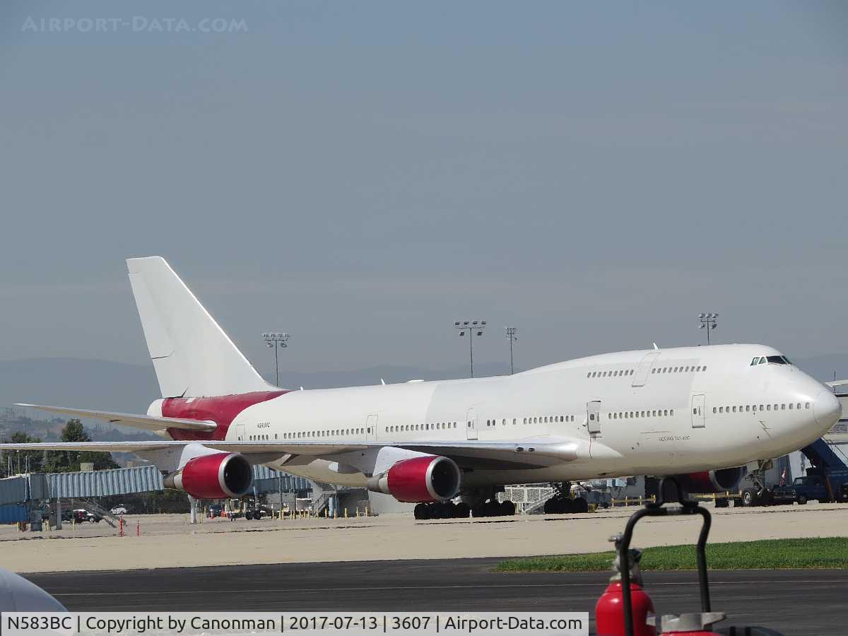 N583BC, 2003 Boeing 747-41R C/N 32746, Parked