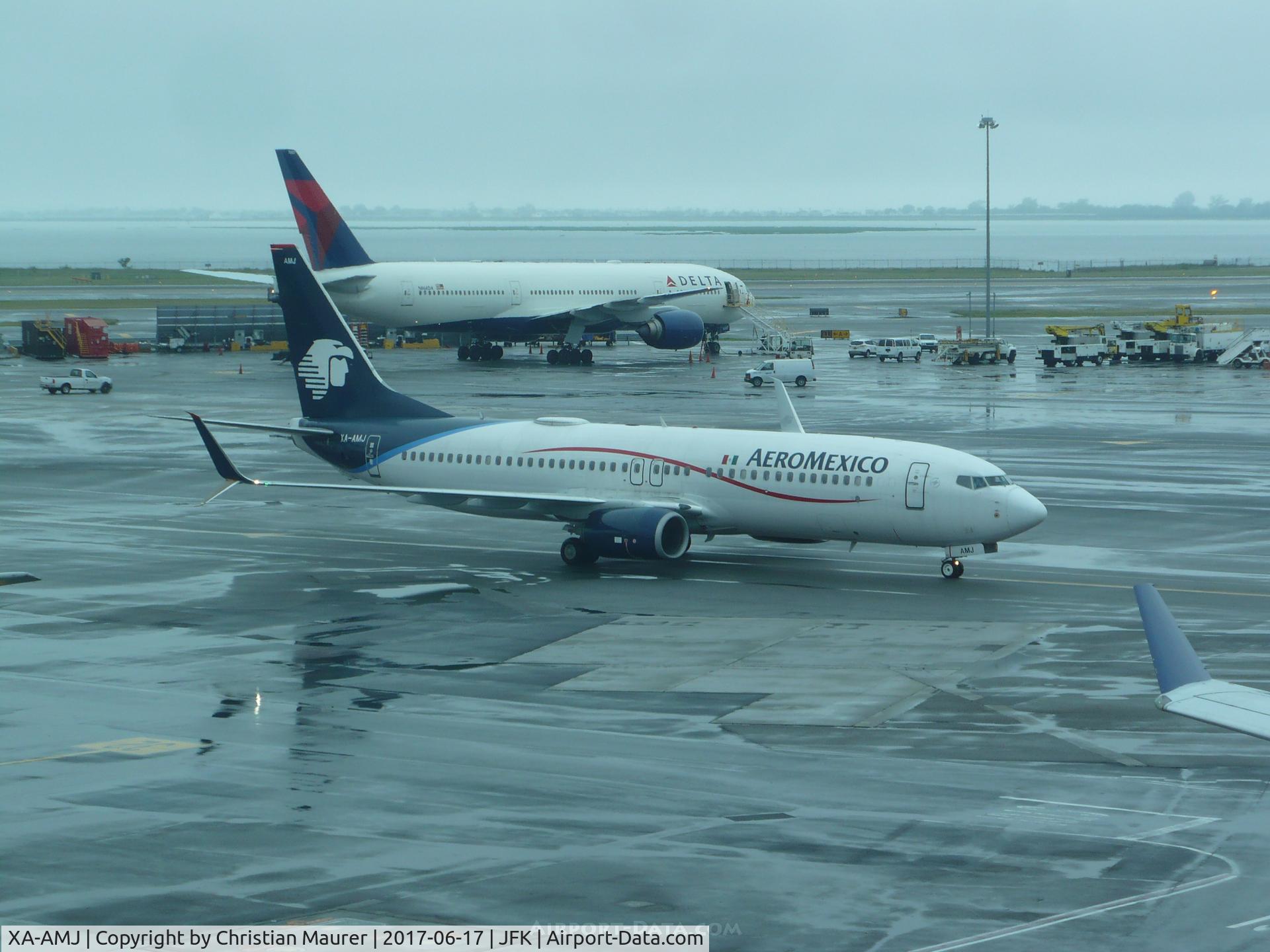 XA-AMJ, 2012 Boeing 737-852 C/N 36701, The Mexicans and their 737