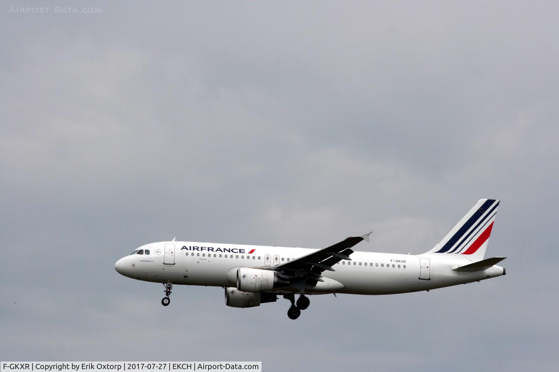 F-GKXR, 2009 Airbus A320-214 C/N 3795, F-GKXR arriving rw 22L