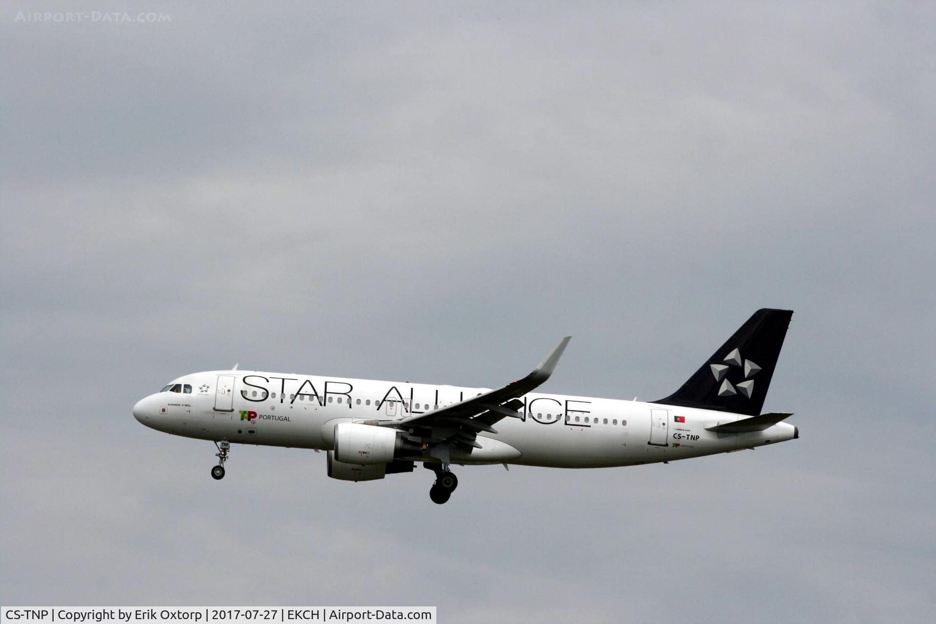 CS-TNP, 2004 Airbus A320-214 C/N 2178, CS-TNP arriving rw 22L