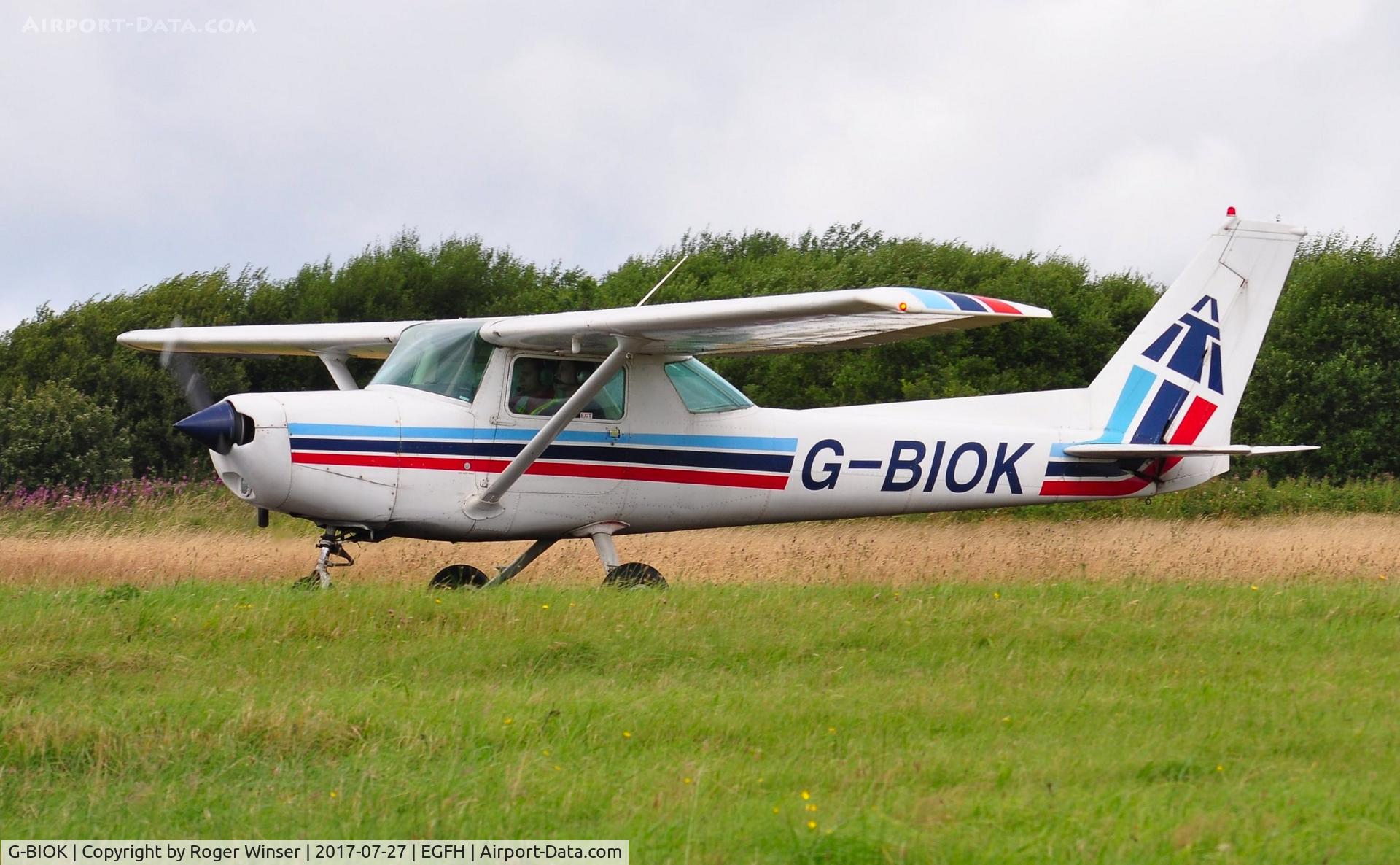 G-BIOK, 1981 Reims F152 C/N 1810, Visiting F152.