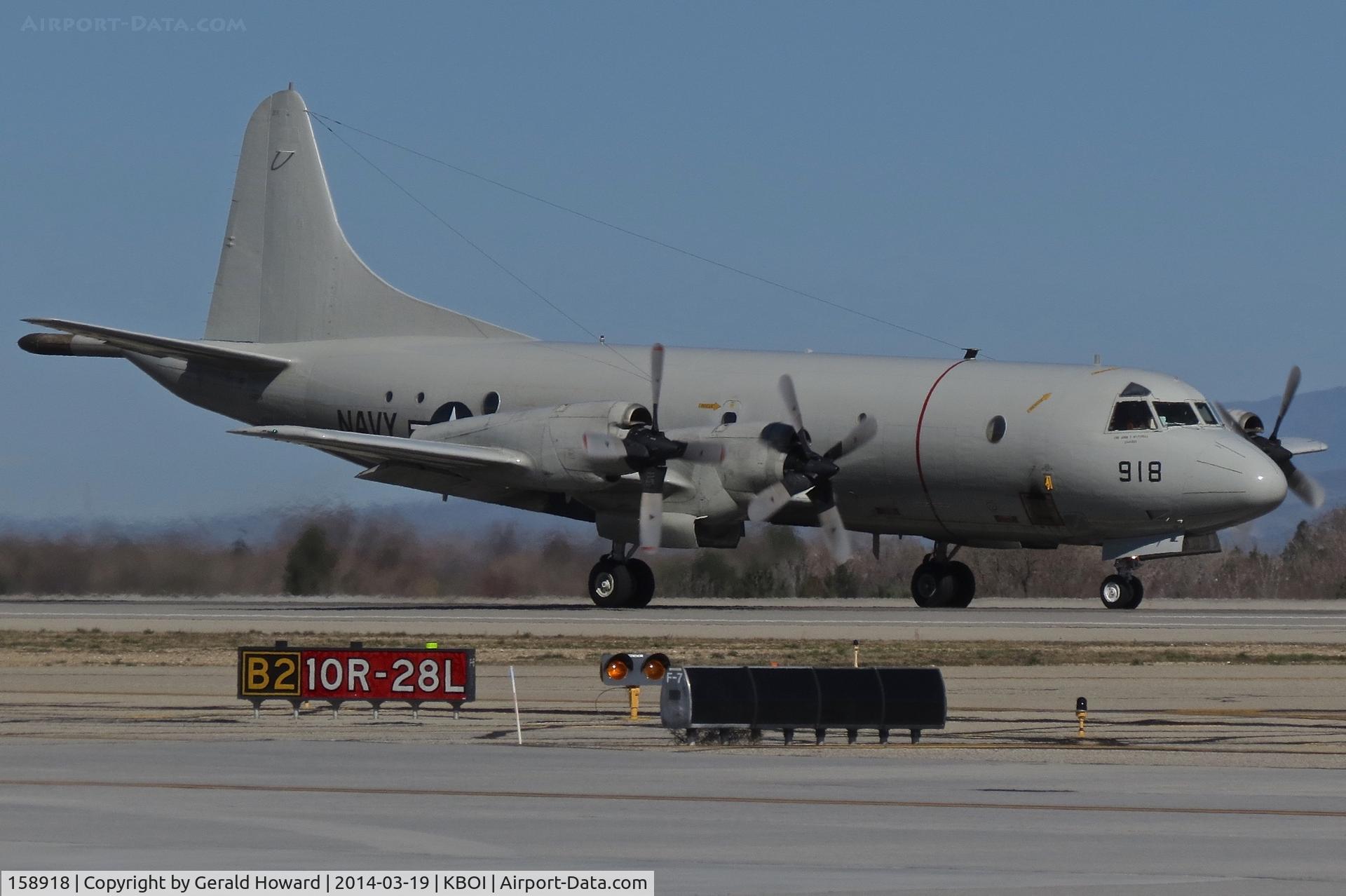 158918, Lockheed P-3C Orion C/N 285A-5590, Touch and go on RWY 10R.